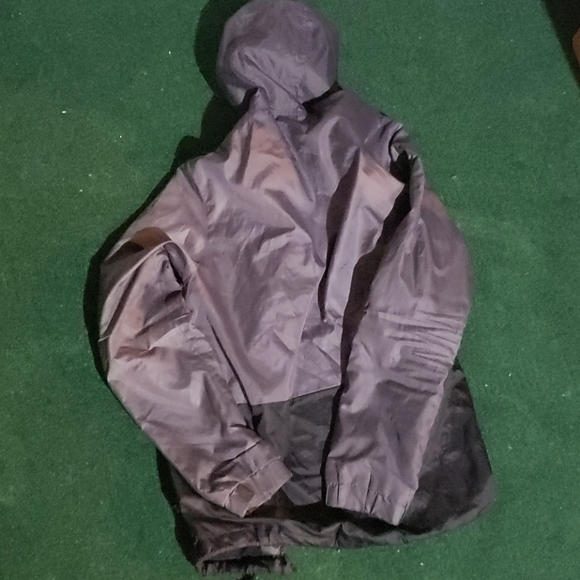 Windbreaker - Picture 5 of 5